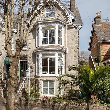 The Pendennis Guest House Bed & Breakfast 4*