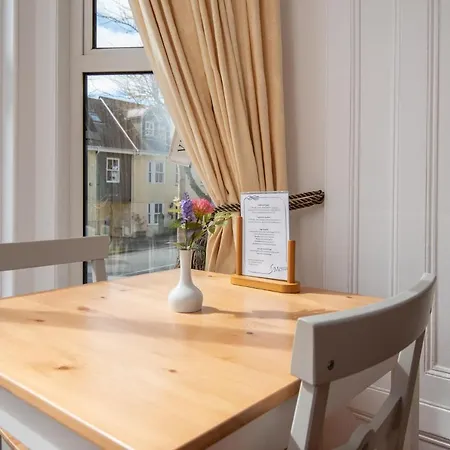 The Pendennis Guest House Bed & Breakfast 4*