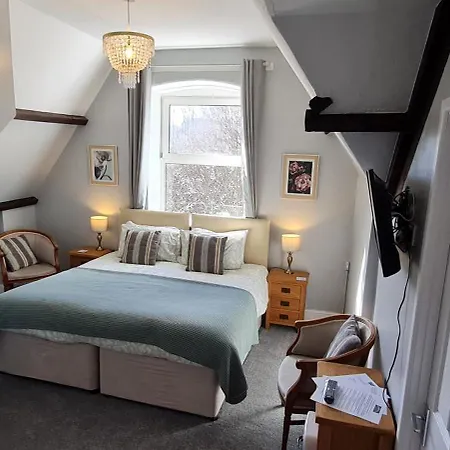 The Pendennis Guest House 4*